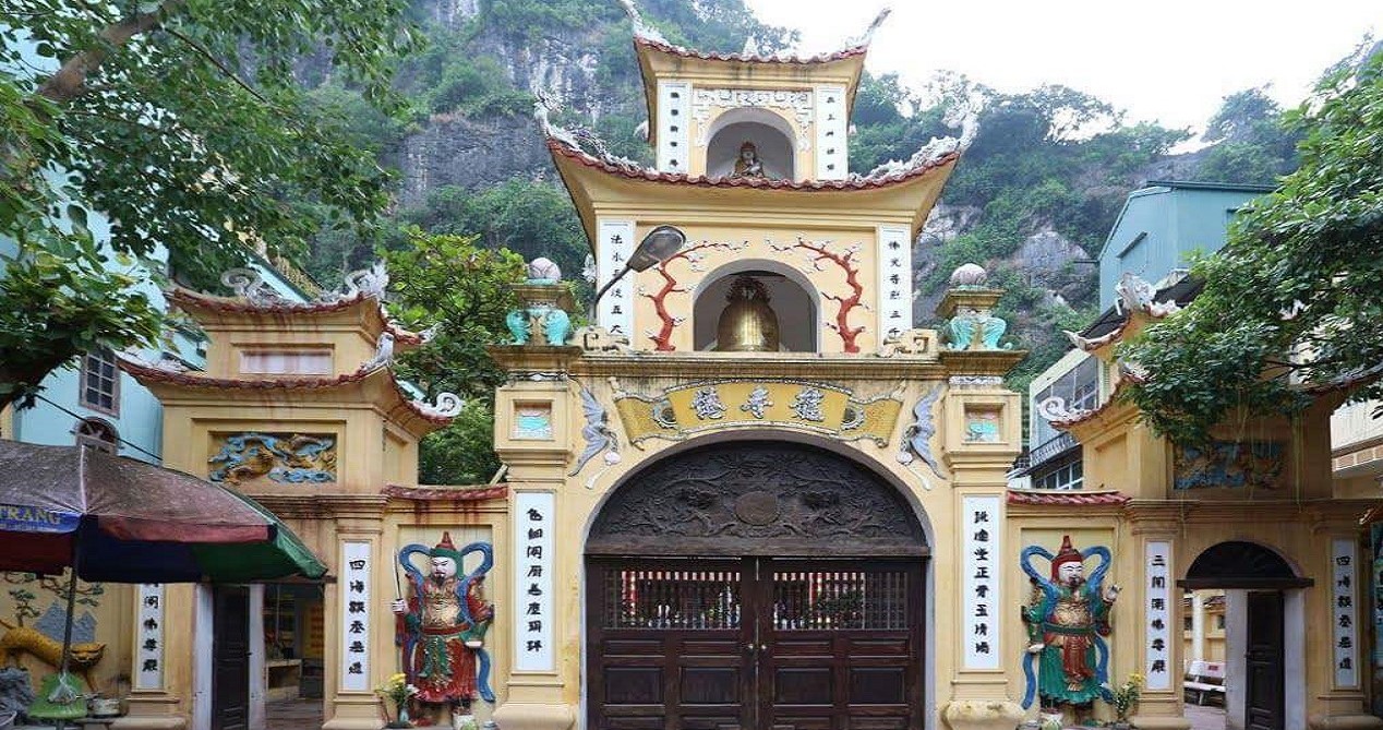 Tam Quan Gate - Long Tien Pagoda