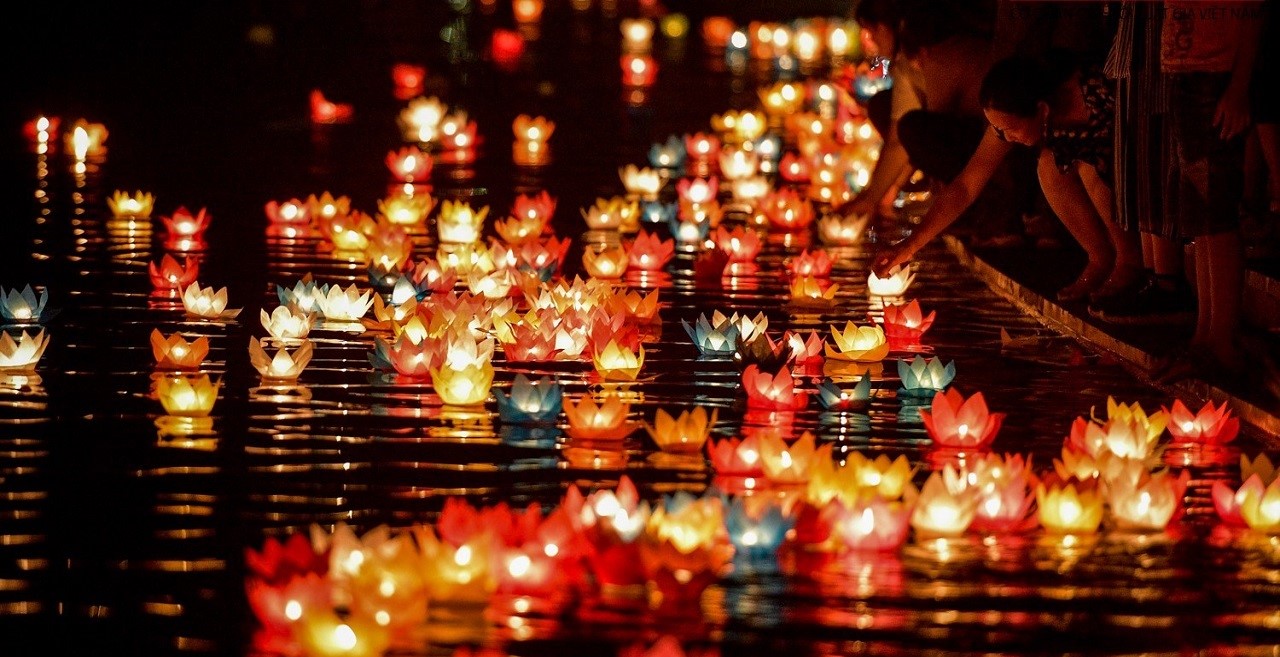 Lantern release at Long Tien Pagoda festival