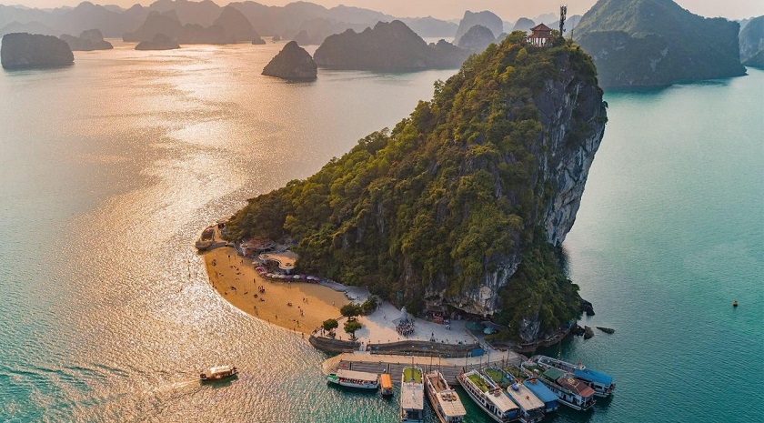 Traveling by boat to Titop Island