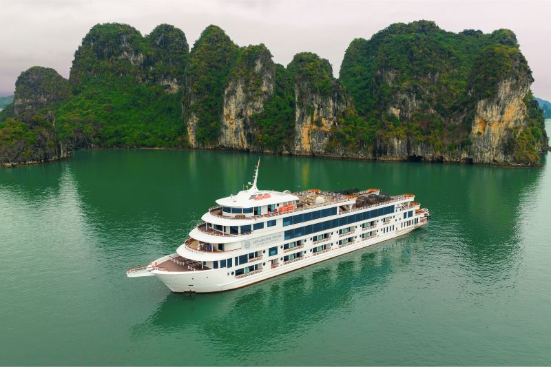 Luxury Ha Long cruise