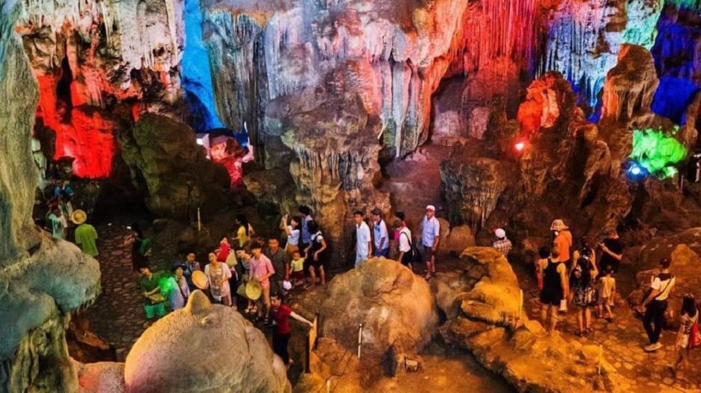 The beauty of Hang Trong - Ha Long