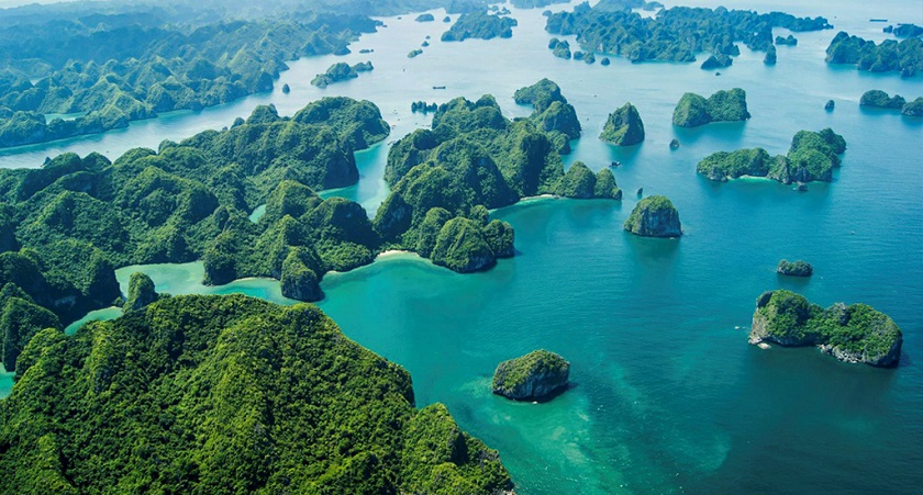 The beauty of Bai Tu Long Bay