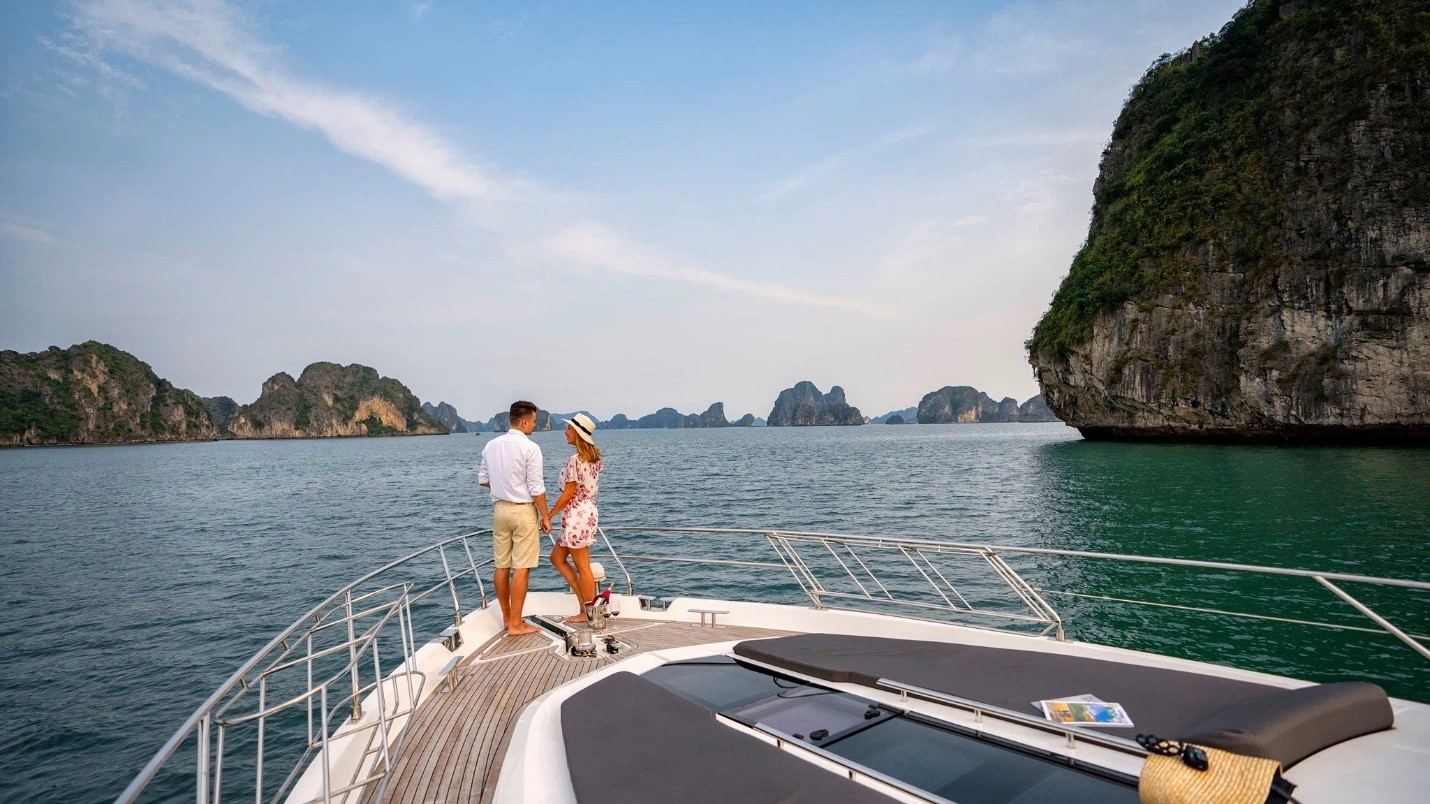 Exploring Ha Long Bay on a cruise