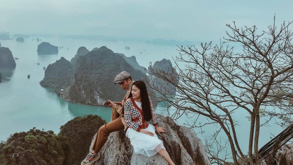 Ha Long Bay view from Bai Tho Mountain