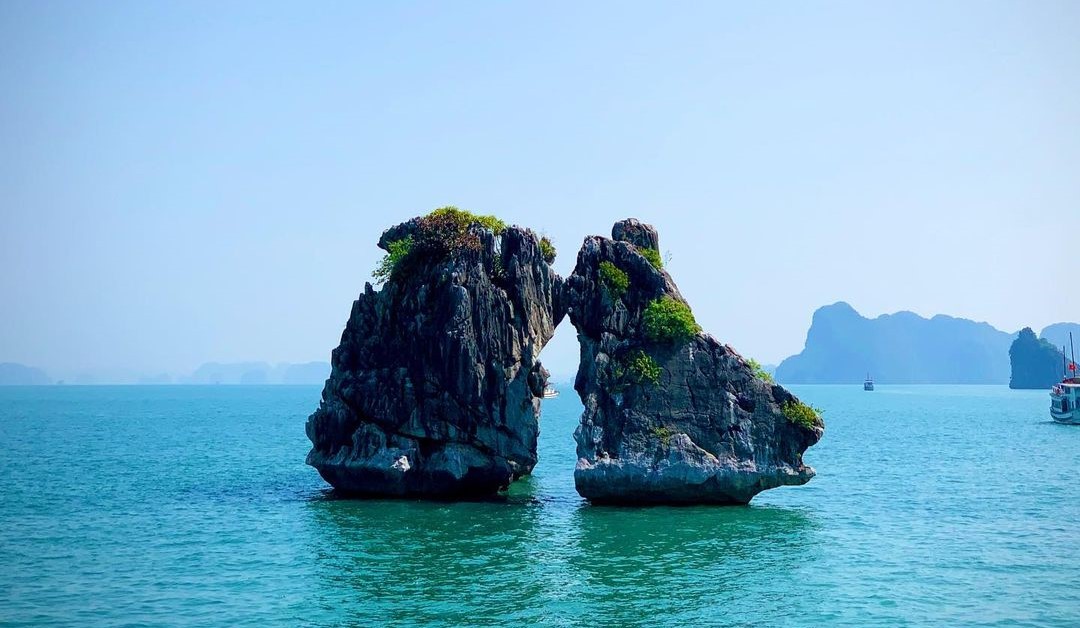 Trong Mai Islet - the symbol of Ha Long Bay